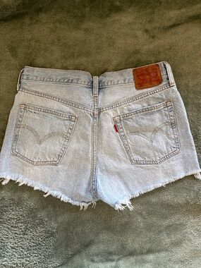 Light wash Levi Strauss Jean shorts